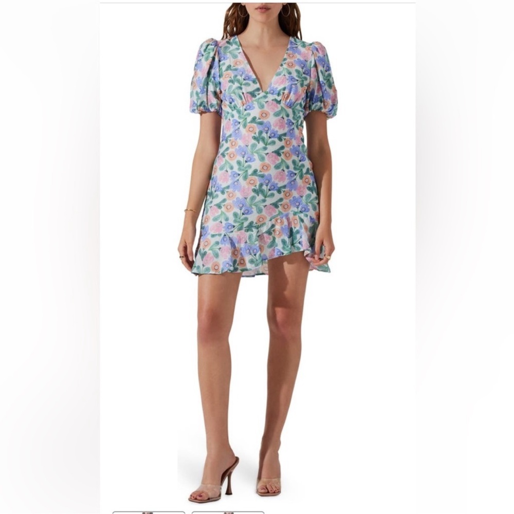 ASTR The Label Floral V-Neck Puff Sleeve Dress